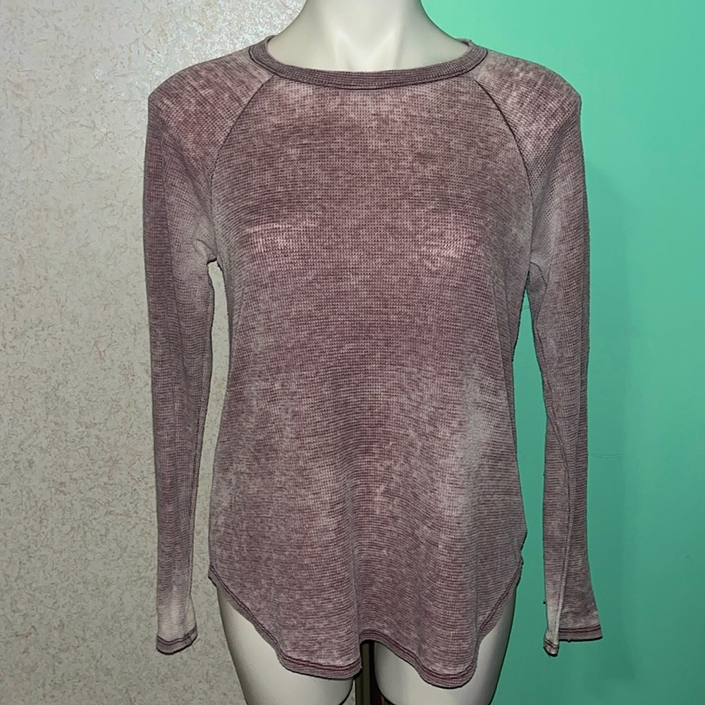 maroon american eagle waffle light weight long sleeve tee